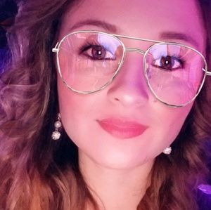 Meet your Posher, Mariela